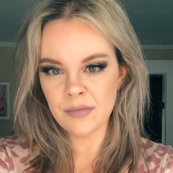 Meet your Posher, Ashley - Picture 1 of 1